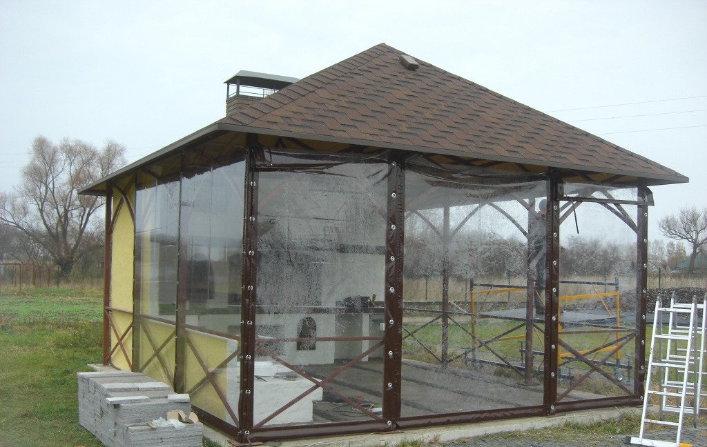 Мягкие окна из ПВХ для беседок